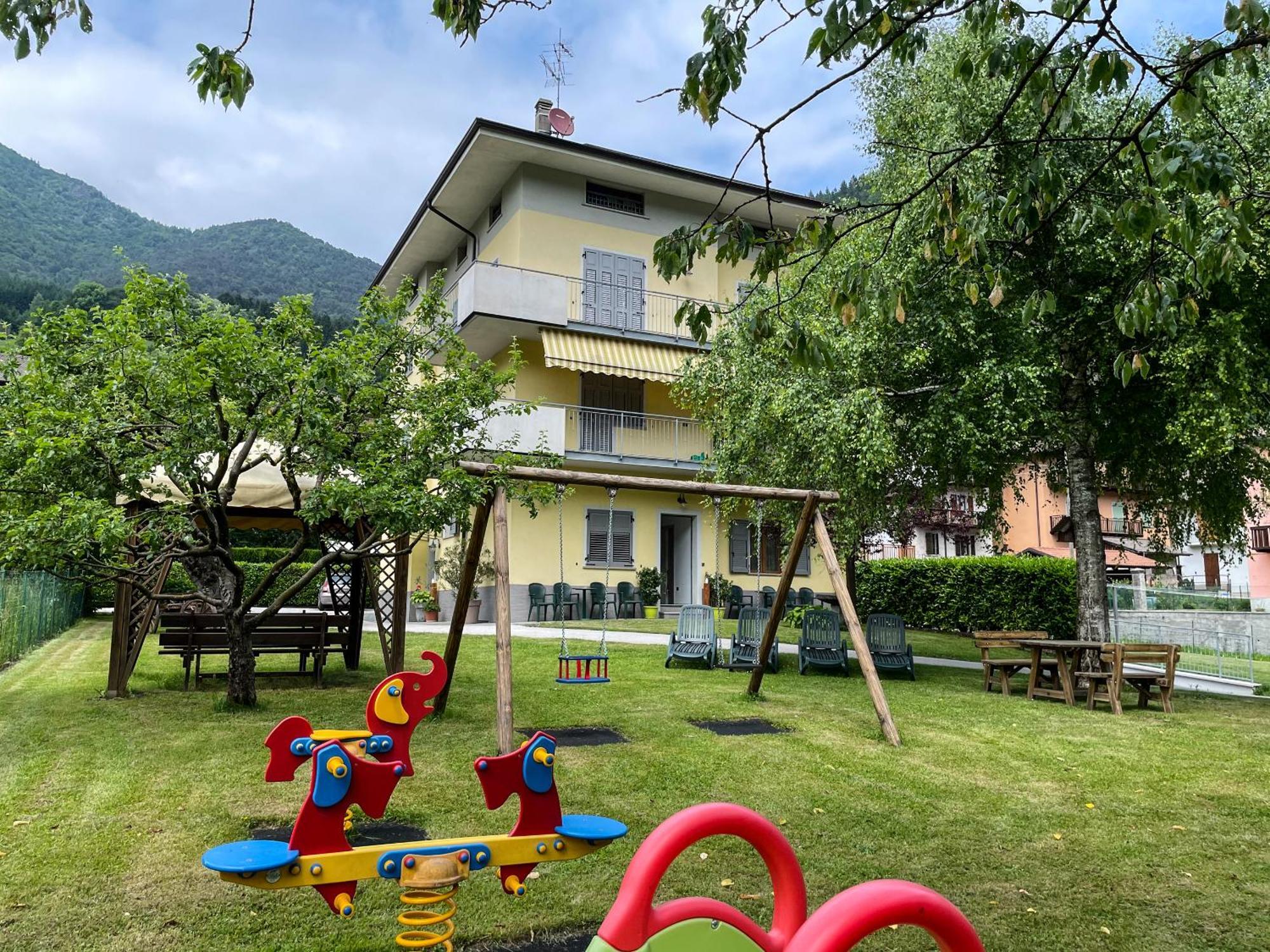 Hotel Locanda Alla Perla Tiarno di Sotto Exterior photo